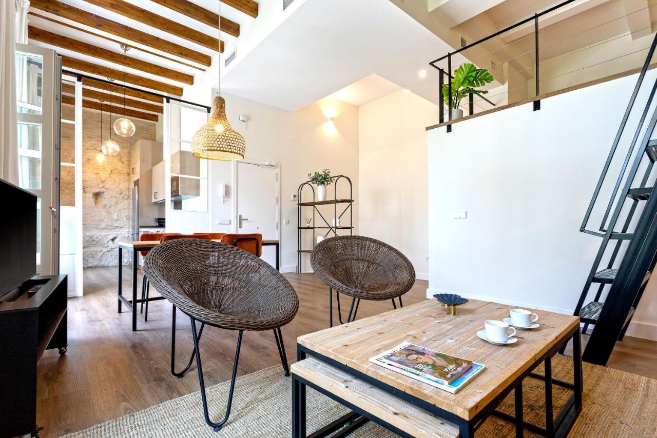 Genteel Home Almirante Lobo Seville Exterior photo